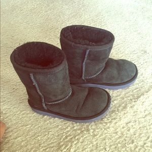 Black Ugg’s for toddler girl